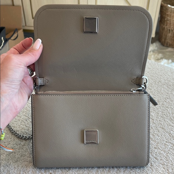 NWT Tory Burch Gray Chalk Emerson Chain Wallet - Picture 3 of 9